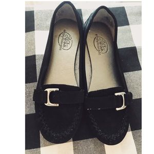 NWOT LIfe Stride black suede loafers